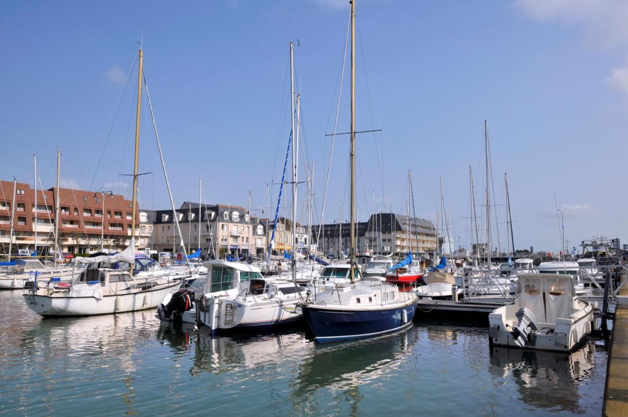 Appt lumineux - Avec balcon à 400m de la plage Courseulles-sur-Mer Exterior foto